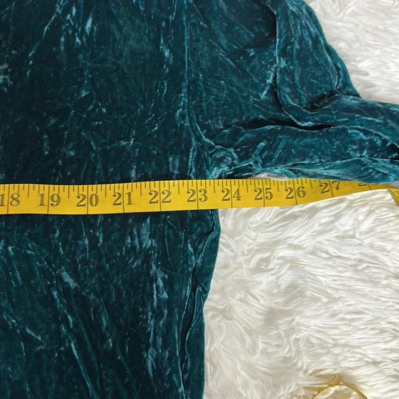 Vintage M Designs by Martin McCrea Blue- Green Crushed Velvet Top - Picture 6 of 9